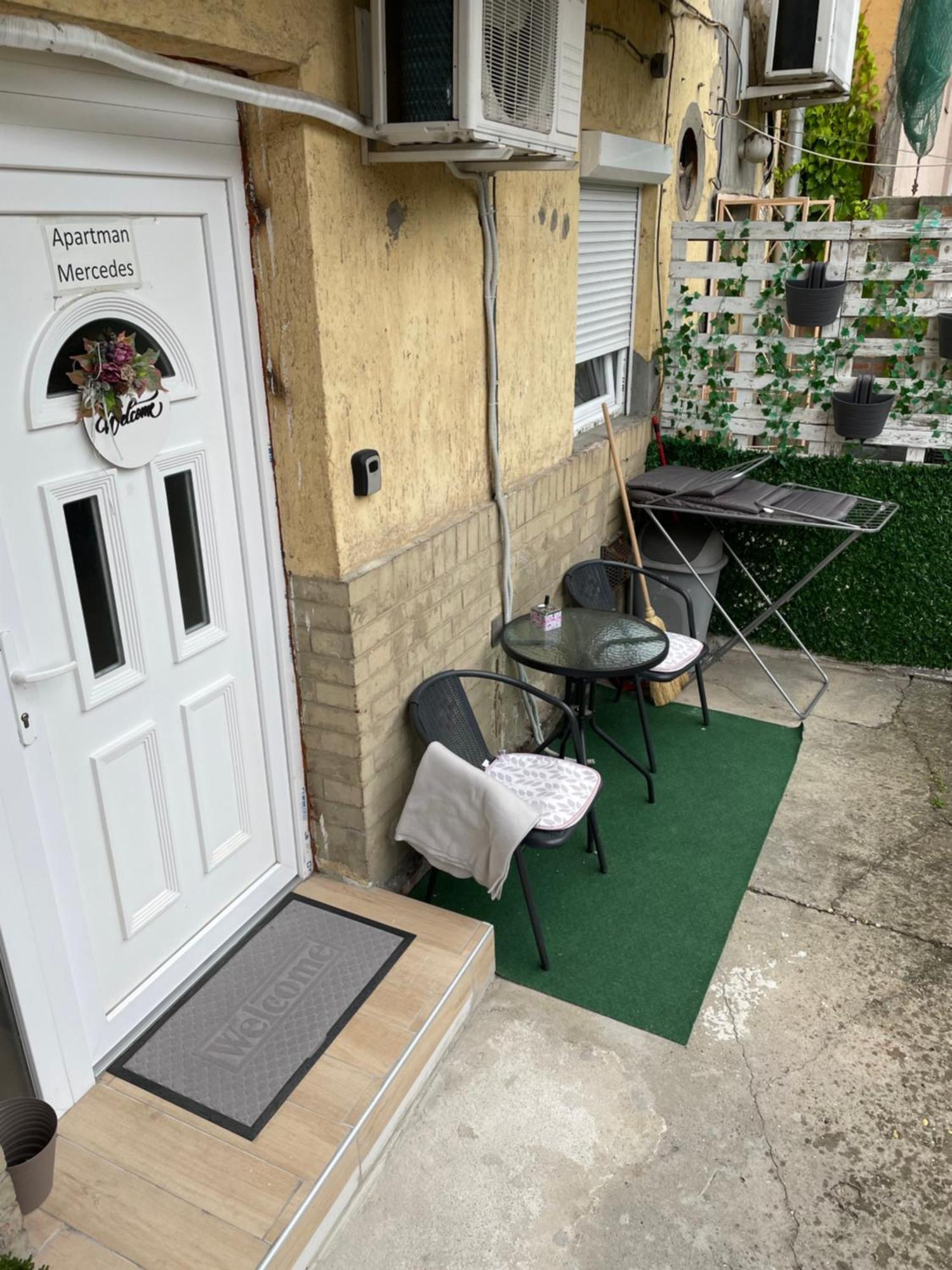 Apartman Mercedes Seghedin Exterior foto